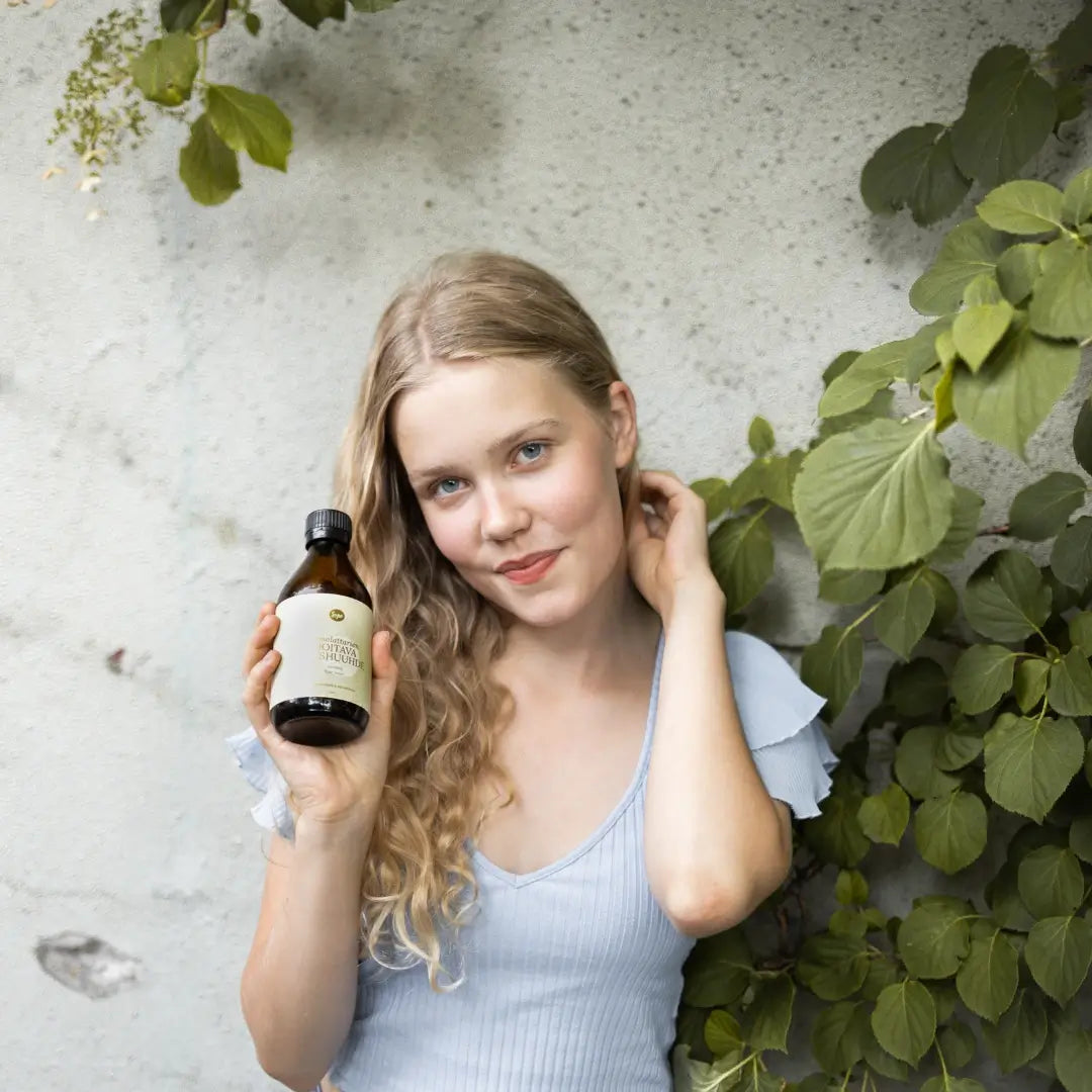 jumalattarien hoitava hiushuuhde luonnonkosmetiikka sopo korvaa hoitoaineen